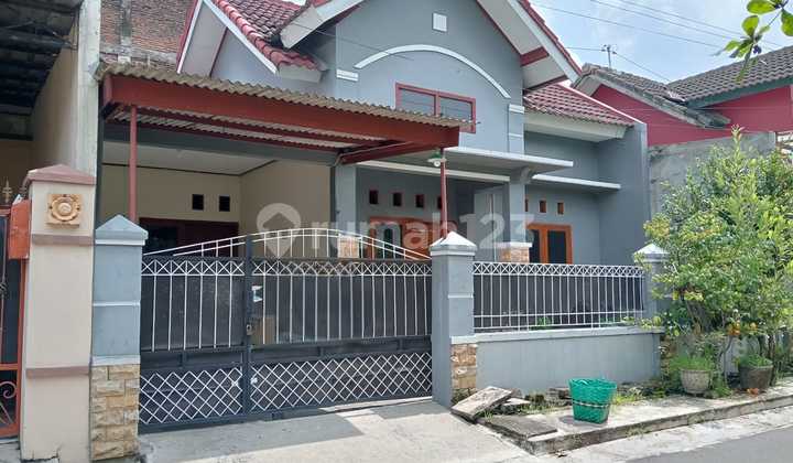 Comfortable Move-In Ready House in Fajar Indah Solo