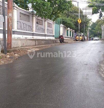 Dijual Rumah Asri dan Luas di Cawang Jakarta