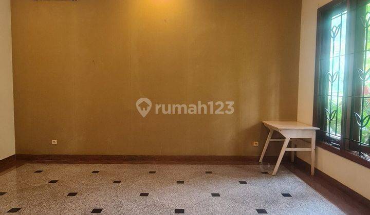 Rumah Mewah Dengan Kolam Renang di Komplek Bukit Pratama Jakarta 2