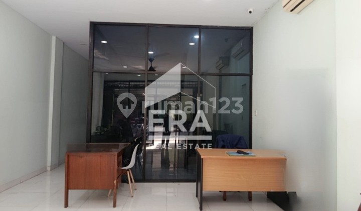 4-Story Shop House in Pangeran Jayakarta 2