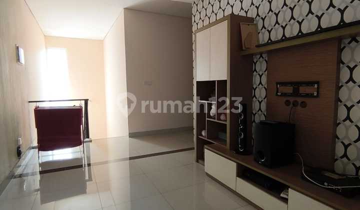 Premium 8-Wide House at Maple Summarecon Bekasi 2