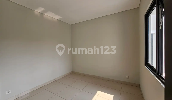 2-Storey Hook House Ready to Occupied in Mulberry Cluster, Summarecon Bekasi 2