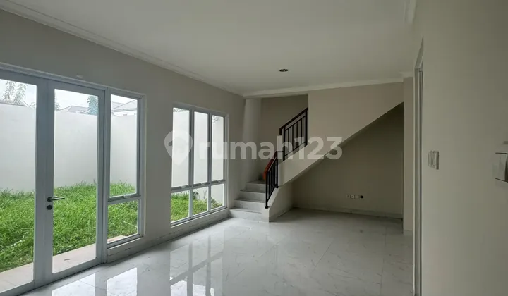 Hoek 2-Storey House Ready to Occupy in Water Terrace Cluster Grand Wisata 2
