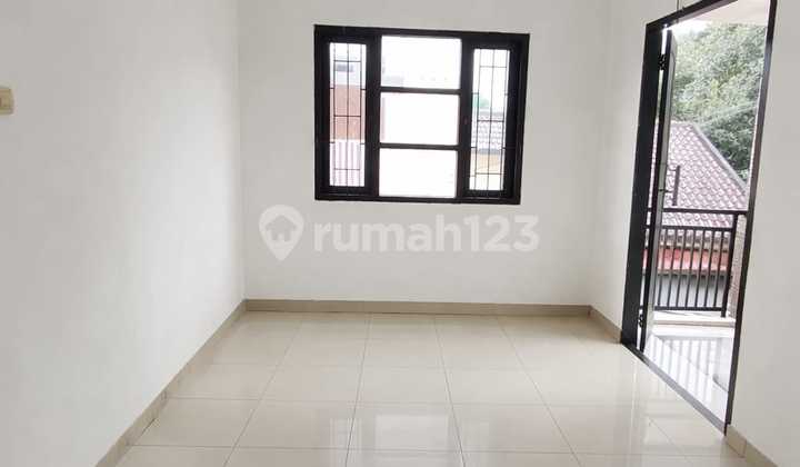 Rumah 2 Lantai di Swatantra Jatirasa Bekasi 2