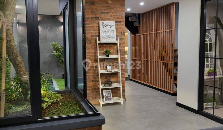 Rumah Modern Dengan Kolam Renang di Pondok Indah Jakarta Selatan 2