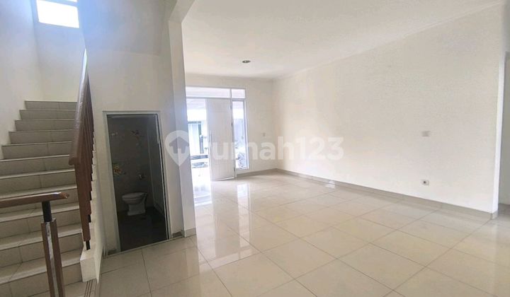 Disewakan Rumah Vernonia Summarecon Bekasi