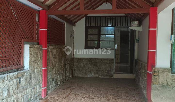 Rumah Siap Huni Bonus Kolam Ikan di Kemang Pratama Bekasi 2