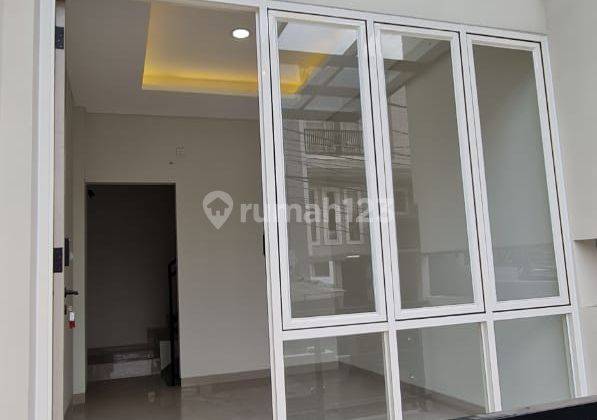 Rumah 4 Lantai SHM Sudah Renovasi Hadap Utara di Komplek Kosambi baru Jakarta Barat Hub Thanty 08111089928 2