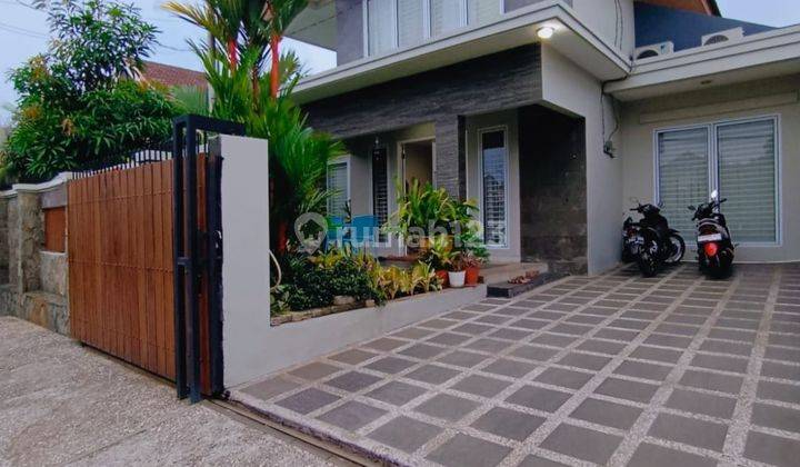 Dijual Rumah siap Huni 265m² dua lantai semi furnish Daerah Sektor 3 Bintaro jaya 2