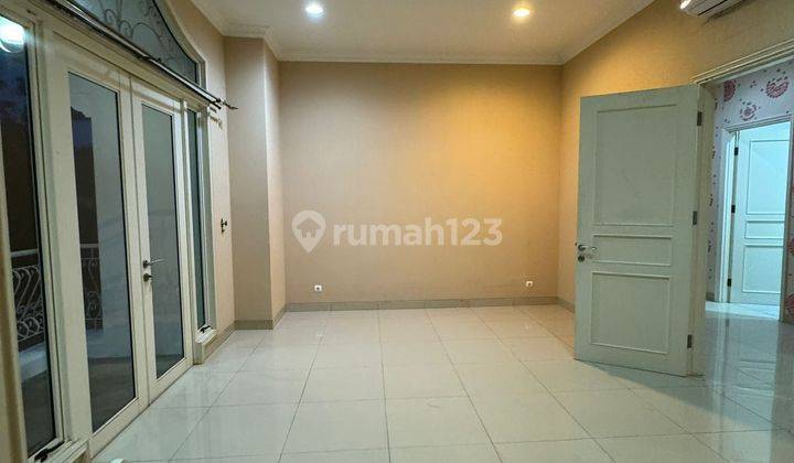 BU Dijual Cepat Nego Sampai Deal Rumah 2 Lantai uk 12x20 Semi Furnish Cluster Emerald Pondok Hijau Golf, Gading Serpong  2