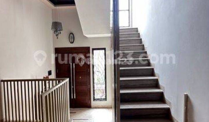 Dijual Rumah bagus 3 lantai 8×18 SHM di Permata Buana, jakarta barat  2