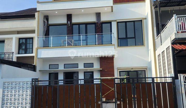 Dijual Rumah Mewah 4 kamar full fasilitas dengan rooftop BBQ di nusa loka BSD  1