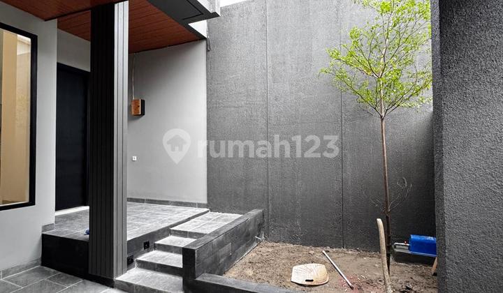 Renovated House Size 5X14 Two Floors with Three Semi-Furnished Bedrooms Front of the House Faces North Location Poris Indah Tangerang Contact Thanty 0811108xxxx 2