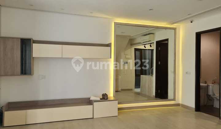 Dijual Ruma 2 Lantai Minimalis dengan 2 Kamar Tidur di Dalam Cluster Greenwich Park Bsd Bumi Serpong Damai Tangerang Hub Thanty 0811108xxxx Dijual Ruma 2 Lantai Minimalis dengan 2 Kamar Tidur di Dalam Cluster Greenwich Park Bsd Bumi Serpong Damai Tangerang Hub Thanty 0811108xxxx