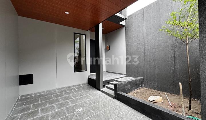 Rumah Terenovasi Uk 5X14 Dua Lantai dengan Tiga Kamar Tidur Semifurnis Depan Rumah Hadap Utara Lokasi Poris Indah Tangerang Hub Thanty 0811108xxxx Rumah Terenovasi Uk 5X14 Dua Lantai dengan Tiga Kamar Tidur Semifurnis Depan Rumah Hadap Utara Lokasi Poris Indah Tangerang Hub Thanty 0811108xxxx