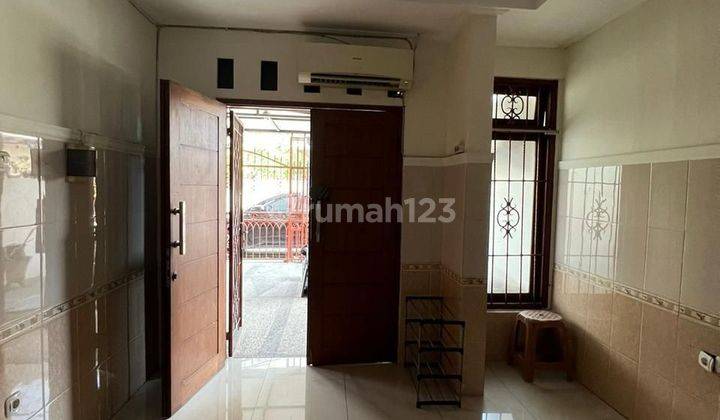 Rumah 2 Lantai Luas Di Taman Palem Lestari Blok C 2