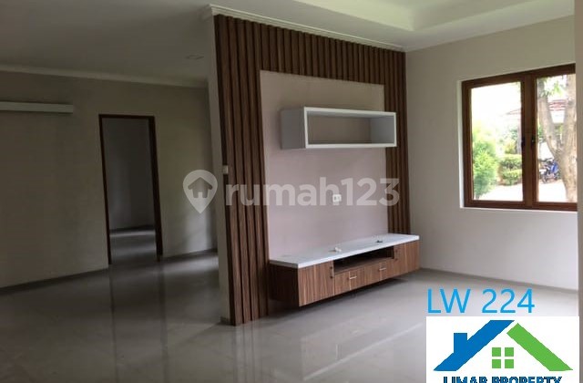 Rumah Luas Harga Bagus di Lokasi Favourite Legenda Wisata Cibubur