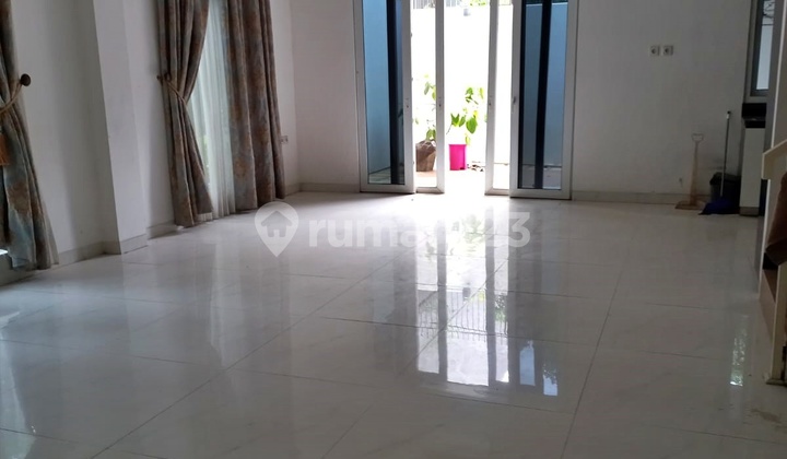 Rumah Cantik Nyaman Terawat Siap Huni di Legenda Wisata Cibubur 2