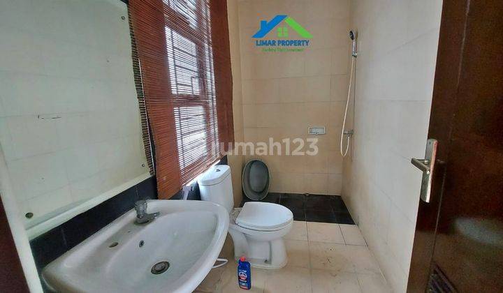 Rumah Disewa Nyaman Terawat Dan Strategis di Legenda Wisata 10