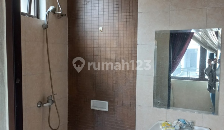 Rumah Luas Harga Bagus di Lokasi Favourite Legenda Wisata Cibubur 2