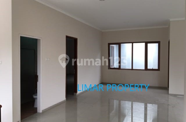 Rumah Luas Harga Bagus di Lokasi Favourite Legenda Wisata Cibubur 2