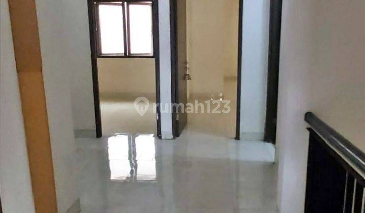 Disewakan Rumah Luas dan Strategis di Raffles Hills Cibubur 2