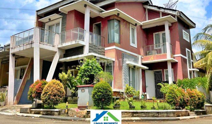 Rumah Hook 2,5 Lantai Harga Bagus di Legenda Wisata Cibubur