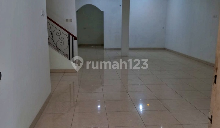 Renovated House, Great Price, Ideal Location in Kota Wisata. 2