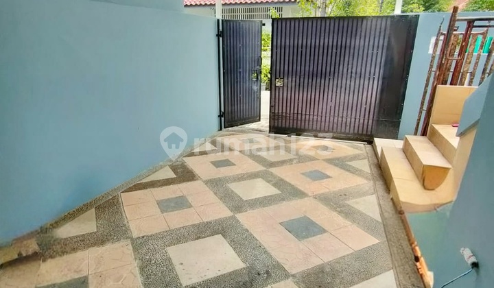 Minimalist Neat Ready-to-Use 3-Story House, Strategic Location Kartini Central Jakarta 2