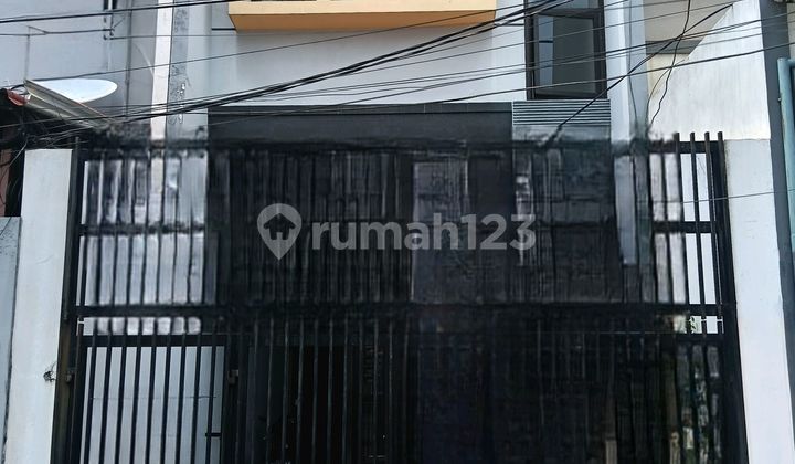 Rumah Minimalis Kost Aktif 3 Lantai Dijual Cideng Gambir Jakarta Pusat Kost di Jakarta Pusat, Jl. Gambir, Gambir, Gambir, Kota Jakarta Pusat, DKI Jakarta, Indonesia, 10110, Cideng 100.0 m² SHM