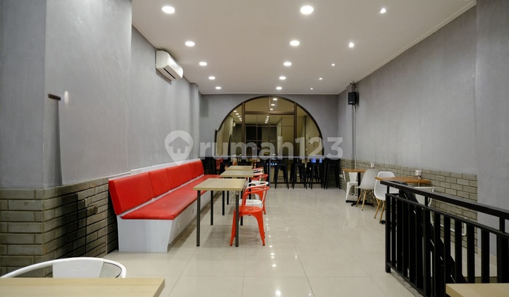 Ruko Usaha 1 Muka 4 Lantai Full Renov Desain Cafe Disewakan Sedayu City Kelapa Gading Jakarta Utara Ruko di Old Shanghai, Sedayu City, Jl. Sedayu City, Cakung Barat, Cakung, Kota Jakarta Timur, DKI Jakarta, Indonesia, 13910, Kelapa Gading 67.5 m² Unfurnis