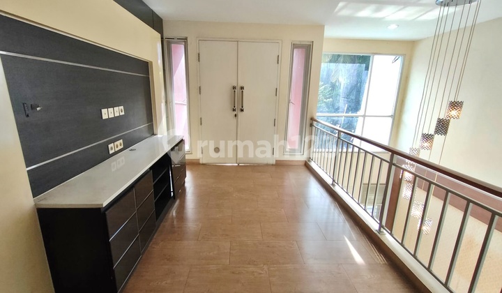 Rumah Minimalis Rapih Siap Pakai 3 Lantai Row Jalan 2 Mobil Semi Furnished Lokasi Strategis Disewakan Lokasi Strategis Kemayoran Jakarta Pusat 2