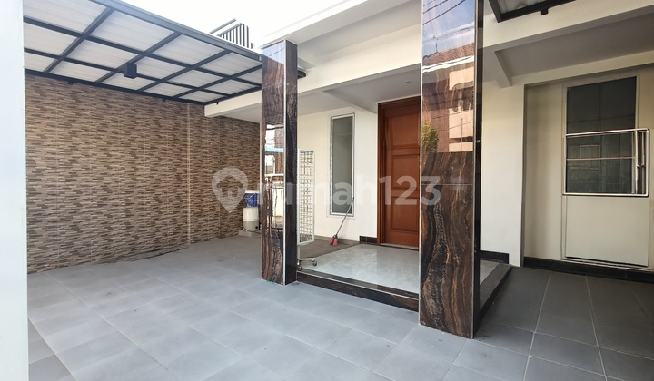Beautiful 2-Story Minimalist House Fully Renovated for Sale on Jalan Industri, Central Jakarta. Good House with SHM (Certificate of Land Ownership) at the Indonesian Christian Church in Gunung Sahari, Jl. Gunung Sahari IV, Gunung Sahari Selatan, Kemayoran, Central Jakarta City, DKI Jakarta, Indonesia, 10610, Gunung Saha. 2