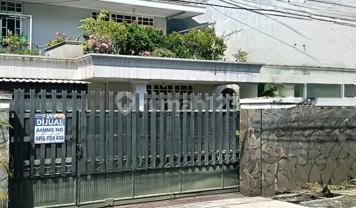 Rumah Besar 2 Lantai Semi Furnished Row Jalan 2,5 Mobil Dijual Lokasi Favorit Jalan Kesehatan Petojo Selatan Jakarta Pusat 2