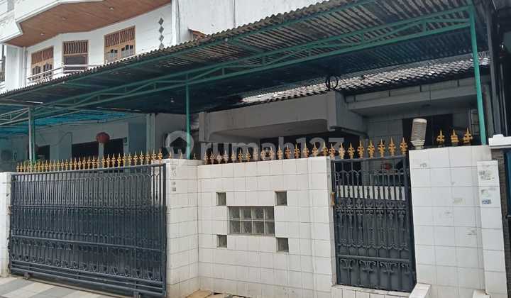 Neat House for Sale in Favorite Location Sunter North Jakarta  

SHM House in Sunter Hijau, North Jakarta  
Jl. Sunter Indah III/Kcf 16, Sunter Jaya, Tanjung Priok  
North Jakarta City, DKI Jakarta, Indonesia, 14360  
Sunter