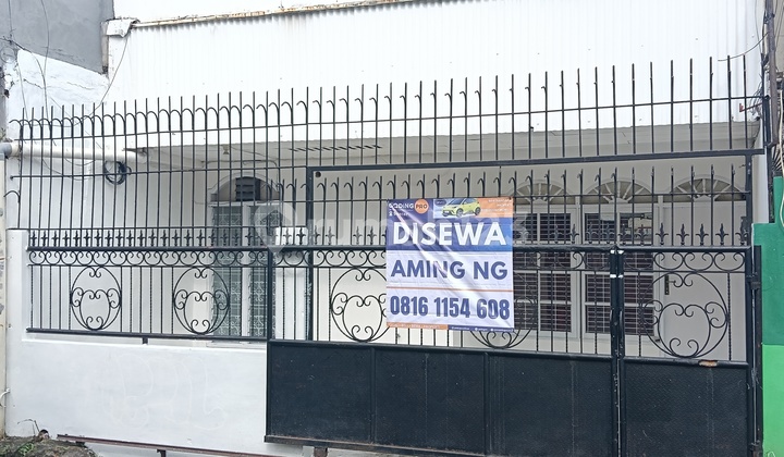 2-Story House in a Quiet and Comfortable Environment | Ministry of Health Complex for Rent | 2-Car Road Frontage | Spacious Outdoor Parking | Sunter Jaya, North Jakarta