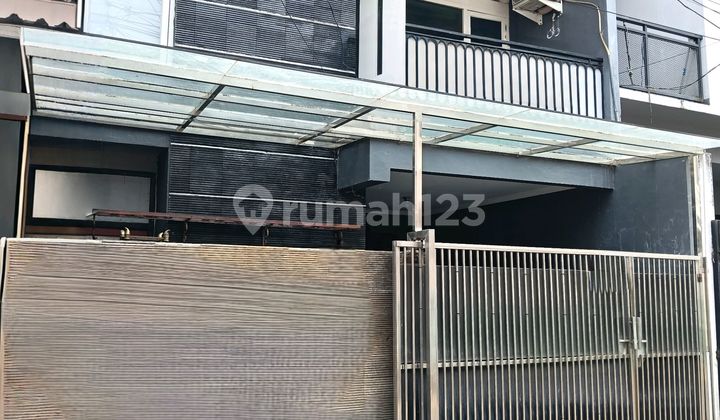 Rumah Minimalis Rapih 2 Lantai Row Jalan 2 Mobil Lokasi Favorit Tomang Grogol Jakarta Barat Rumah Bagus SHM di Tomang, Grogol Petamburan, Kota Jakarta Barat, DKI Jakarta, Indonesia, Tomang