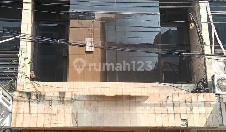 Ruko Usaha 4 Lantai Dijual Komplek Itc Roxy Mas Jakarta Pusat Ruko di ITC Roxy Mas, Jl. K. H. Hasyim Ashari No.125, Cideng, Gambir, Kota Jakarta Pusat, DKI Jakarta, Indonesia, 10150, Roxy 75.0 m² Semi Furnished HGB Ruko Usaha 4 Lantai Dijual Komplek Itc Roxy Mas Jakarta Pusat Ruko di ITC Roxy Mas, Jl. K. H. Hasyim Ashari No.125, Cideng, Gambir, Kota Jakarta Pusat, DKI Jakarta, Indonesia, 10150, Roxy 75.0 m² Semi Furnished HGB