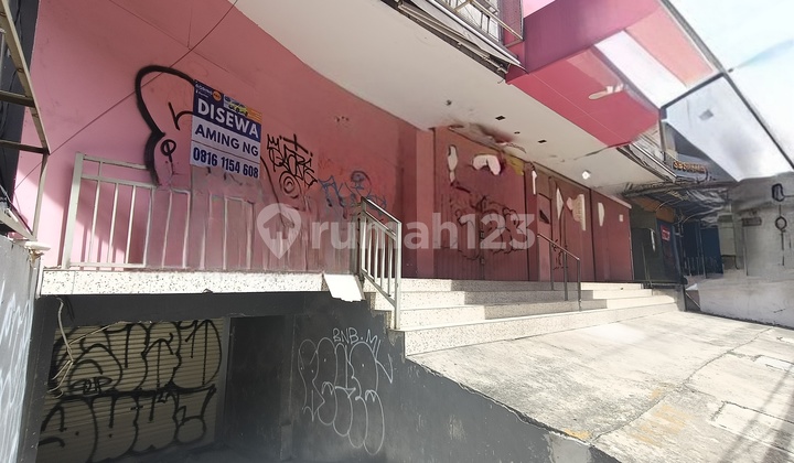 3-Unit Terraced Shop House 5 Floors with Lift, People, Outdoor & Basement Parking for Rent, Panglima Polim, Kebayoran Baru, South Jakarta. Shop House at Jl. Panglima Polim III No.3A, Melawai, Kebayoran Baru, South Jakarta City, DKI Jakarta, Indonesia, 12160. 3-Unit Terraced Shop House 5 Floors with Lift, People, Outdoor & Basement Parking for Rent, Panglima Polim, Kebayoran Baru, South Jakarta. Shop House at Jl. Panglima Polim III No.3A, Melawai, Kebayoran Baru, South Jakarta City, DKI Jakarta, Indonesia, 12160.