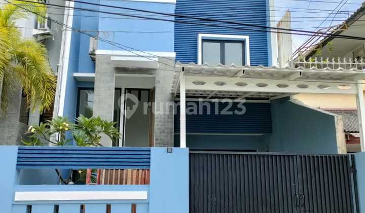 Rumah Minimalis Rapih Siap Pakai 3 Lantai Lokasi Strategis Kartini Jakarta Pusat