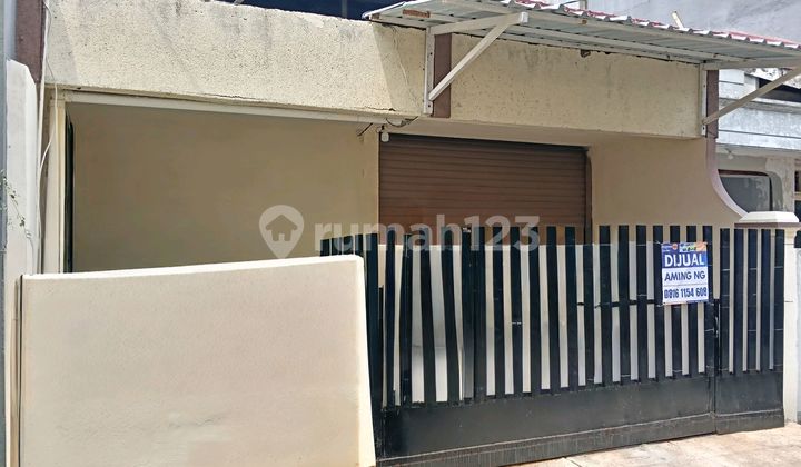 Rumah 1,5 Lantai Row Jalan 2 Mobil Dijual Lokasi Favorit Tomang Grogol Jakarta Barat Rumah Butuh Minim Renovasi SHM di Jakarta Barat, Jl. Mandala Utara Raya No. 24, Tomang, Grogol Petamburan, Kota Jakarta Barat, DKI Jakarta, Indonesia, 11440, Tomang 2
