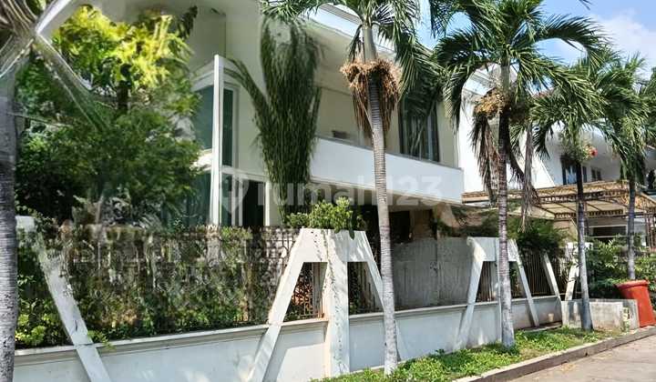 Large Hoek House for Sale Semi Furnished Prime Location Sunter North Jakarta SHM House in Sunter Agung, Tanjung Priok, North Jakarta City, DKI Jakarta, Indonesia, Sunter