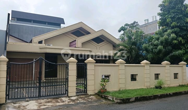 Large Neat House Ready to Use Comfortable &amp; Scenic Environment 3 Car Row Road Wide Yard For Rent Sunter North Jakarta 2