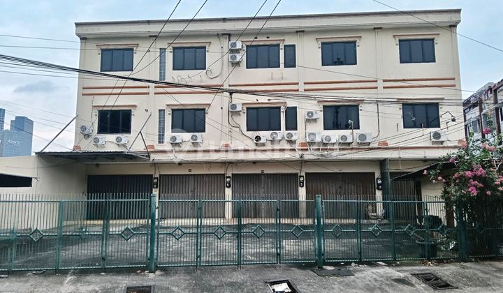 Ruko Usaha 5 Gandeng 3 Lantai Dijual Tomang Jakarta Barat Ruko di Jakarta Barat, Jl. Mandala Utara Raya No. 24, Tomang, Grogol Petamburan, Kota Jakarta Barat, DKI Jakarta, Indonesia, 11440, Tomang 480.0 m² Unfurnished HGB Ruko Usaha 5 Gandeng 3 Lantai Dijual Tomang Jakarta Barat Ruko di Jakarta Barat, Jl. Mandala Utara Raya No. 24, Tomang, Grogol Petamburan, Kota Jakarta Barat, DKI Jakarta, Indonesia, 11440, Tomang 480.0 m² Unfurnished HGB