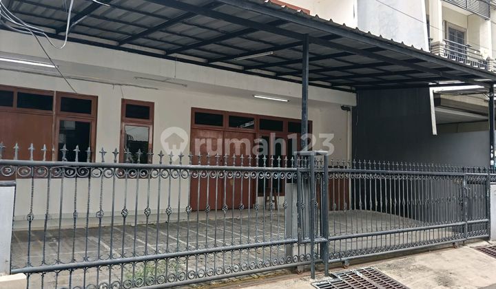 Rumah Minimalis Usaha 2,5 Lantai Rapih Dan Terawat Dijual Jatipulo Palmerah Jakarta Barat Rumah Bagus SHM di Jl. Jatipulo no 1, Kota Bambu Utara, Palmerah, Kota Jakarta Barat, DKI Jakarta, Indonesia, 11420, Palmerah 2