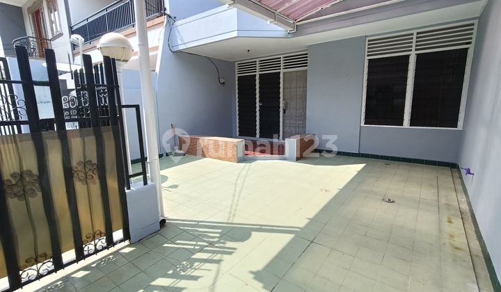 Rumah Renov Disewakan Komplek Janur Asri Kelapa Gading Jakarta Utara Rumah SHM di Janur Asri, Jl. Bulevar Utara, Kelapa Gading Barat, Kelapa Gading, Kota Jakarta Utara, DKI Jakarta, Indonesia, 14240, Kelapa Gading 2