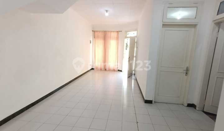 2-Storey Houses Neat Ready to Use Row 3-Car Street For Rent Prime and Comfortable Location Sunter North Jakarta 2
