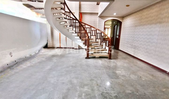 Rumah Hunian Elite 2 Lantai Row Jalan 2,5 Mobil Dijual Pondok Indah Dekat Sekolah Kebayoran Lama Jakarta Selatan
