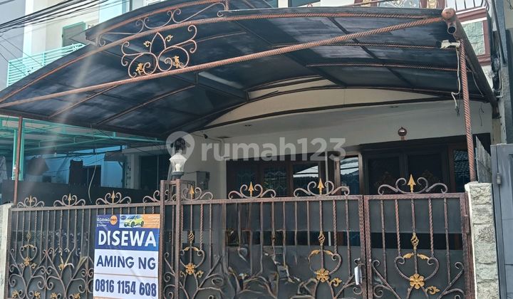 2.5-Story House, 2-Car Driveway, Ready-to-Use for Rent, Sunter, North Jakarta, Nice House