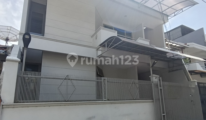 Rumah Minimalis Udah Full Renov 2 Lantai Dijual Lokasi Favorit Tomang Grogol Jakarta Barat Rumah Bagus SHM di Jakarta Barat, Jl. Mandala Utara Raya No. 24, Tomang, Grogol Petamburan, Kota Jakarta Barat, DKI Jakarta, Indonesia, 11440, Tomang